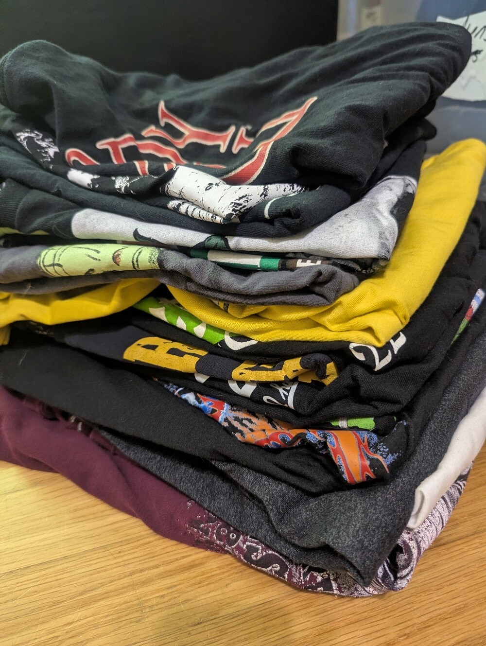 Mystery T-Shirt Bundle Box 5 Tees - Picture 2 of 2